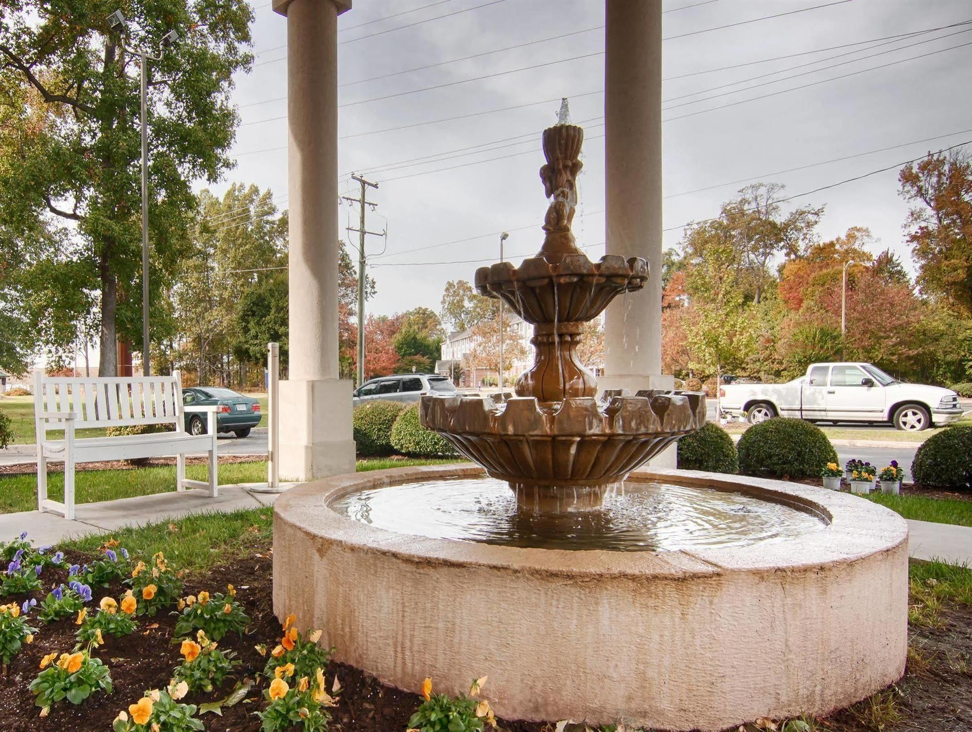 Best Western Plus Newport News Esterno foto